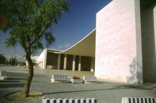 Fachada Poente da Pra&ccedil;a Cerimonial
